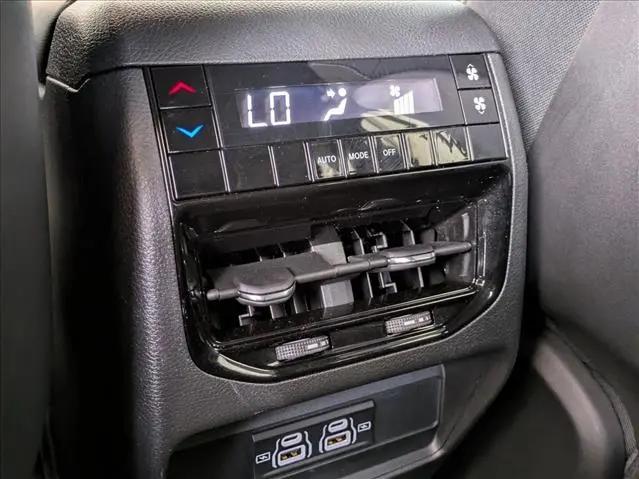 2025 Jeep Grand Cherokee L Laredo 4x2