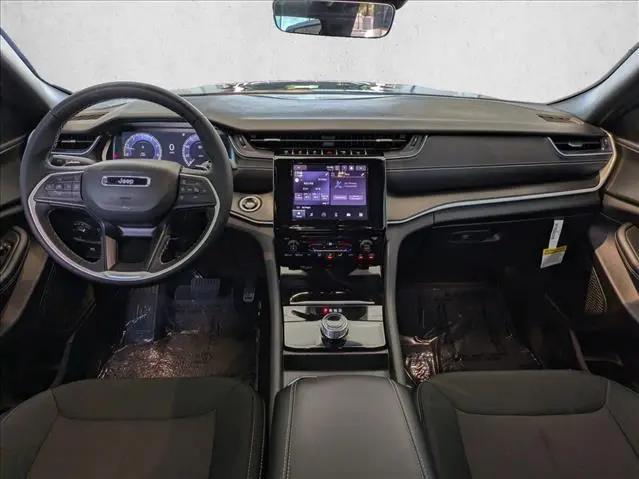 2025 Jeep Grand Cherokee L Laredo 4x2