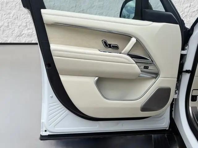 2023 Land Rover Range Rover SV