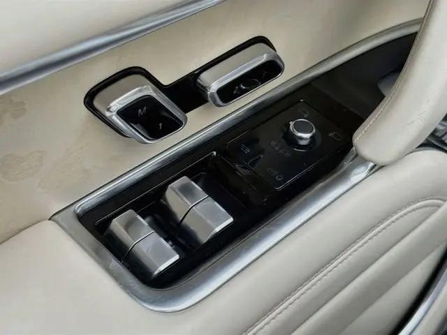 2023 Land Rover Range Rover SV
