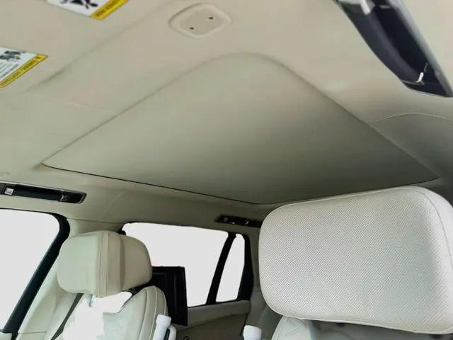 2023 Land Rover Range Rover SV