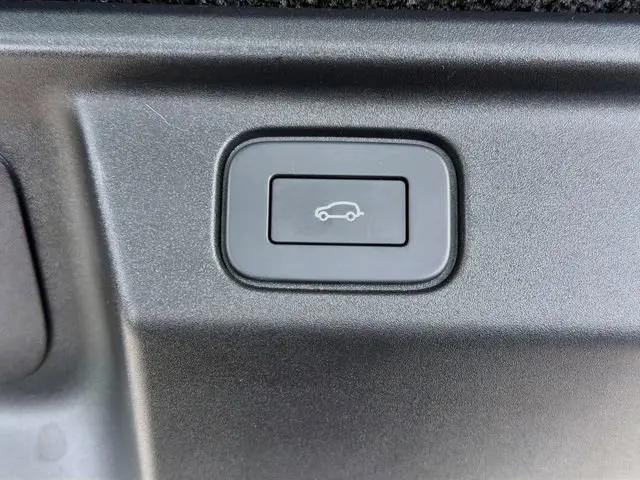 2023 Land Rover Range Rover SV