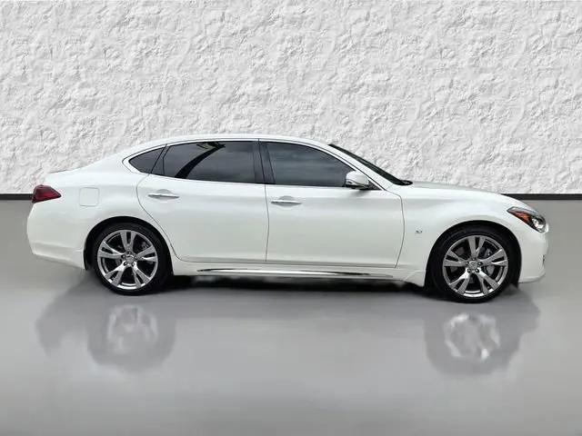 2017 INFINITI Q70L 3.7