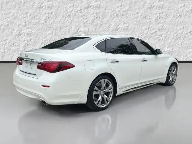 2017 INFINITI Q70L 3.7