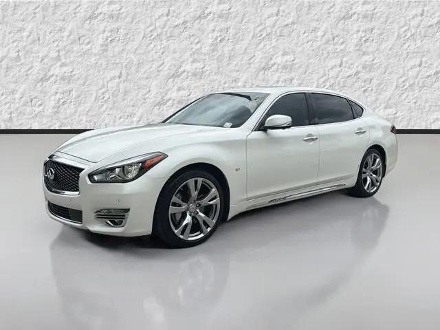 2017 INFINITI Q70L 3.7