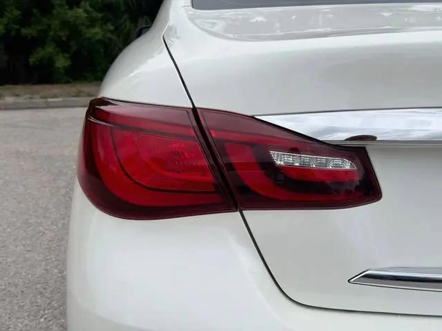 2017 INFINITI Q70L 3.7
