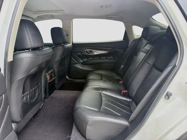2017 INFINITI Q70L 3.7
