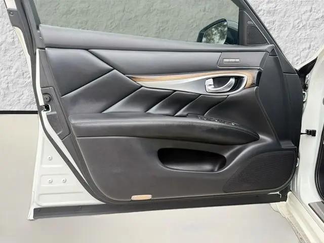 2017 INFINITI Q70L 3.7