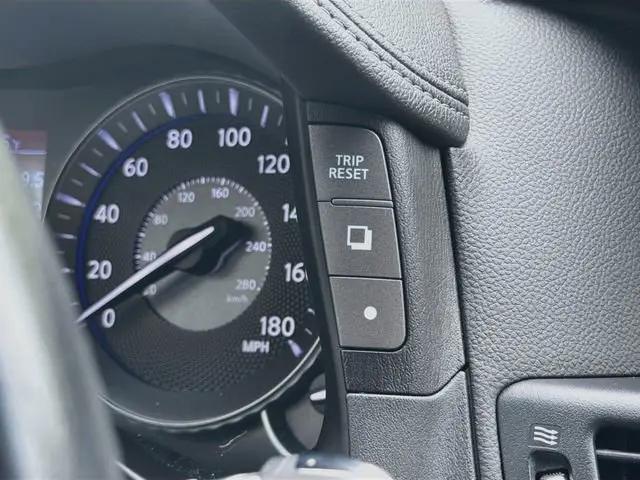 2017 INFINITI Q70L 3.7