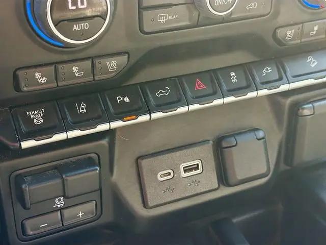 2022 Chevrolet Silverado 2500HD 4WD Crew Cab Standard Bed LTZ