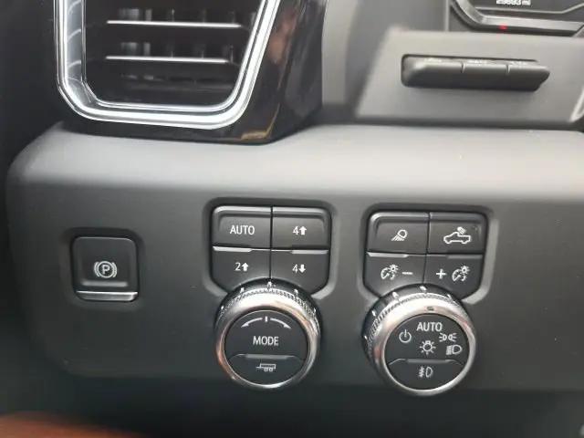 2024 GMC Sierra 3500HD 4WD Crew Cab Standard Bed Denali Ultimate