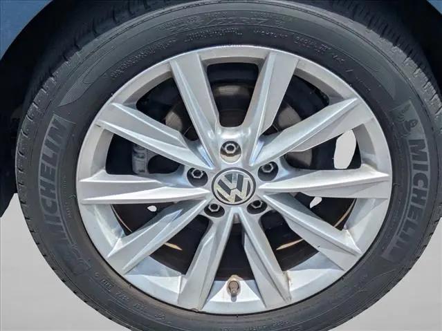 2017 Volkswagen Beetle 1.8T SE
