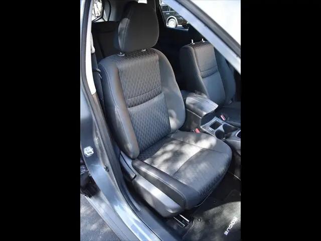 2020 Nissan Rogue SV FWD