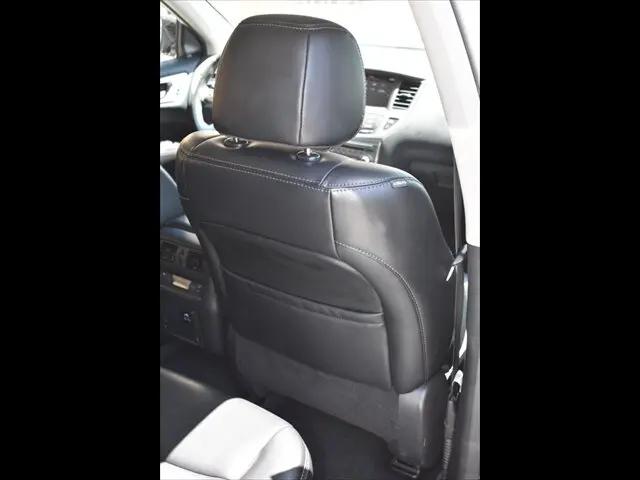 2017 Nissan Pathfinder SL