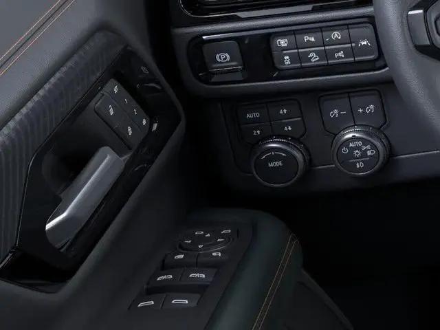 2026 GMC Yukon 4WD AT4