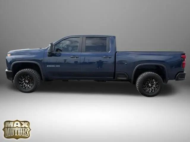 2022 Chevrolet Silverado 2500HD 4WD Crew Cab Standard Bed Custom