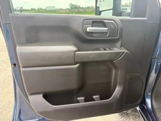 2022 Chevrolet Silverado 2500HD 4WD Crew Cab Standard Bed Custom