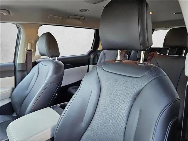 2024 Kia Carnival MPV LX Seat Package