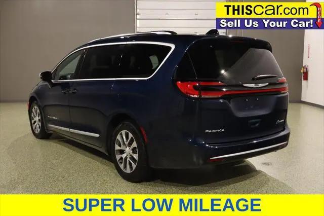 2025 Chrysler Pacifica Hybrid Pinnacle