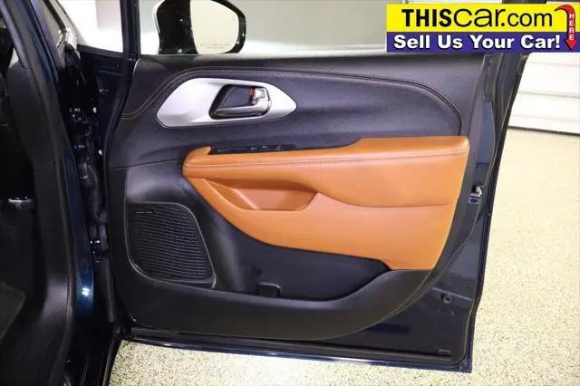 2025 Chrysler Pacifica Hybrid Pinnacle