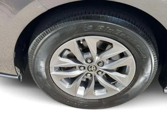 2022 Toyota Sienna LE