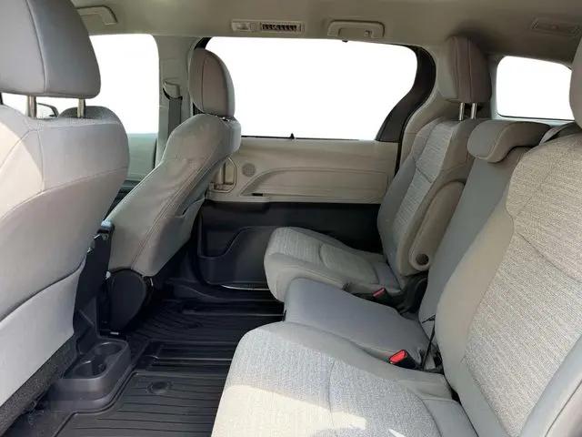 2022 Toyota Sienna LE