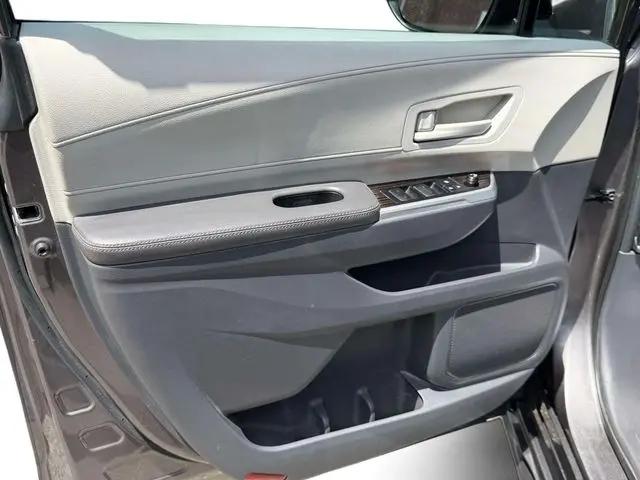 2022 Toyota Sienna LE