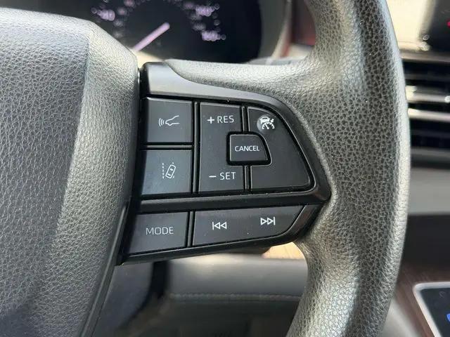 2022 Toyota Sienna LE