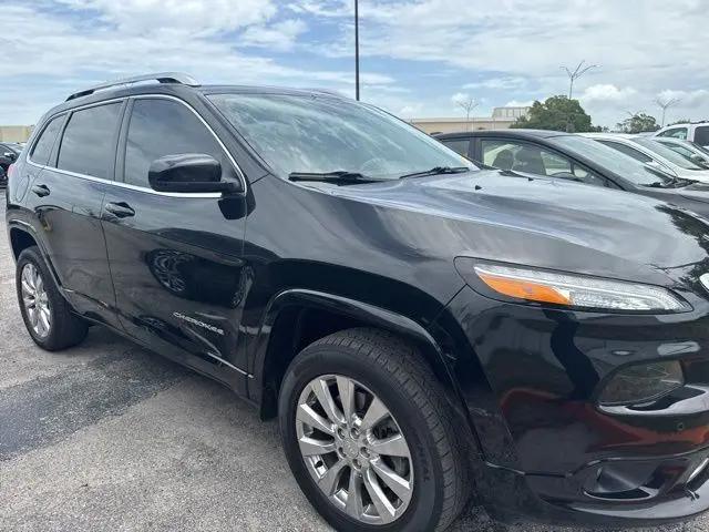 2017 Jeep Cherokee Overland 4x4
