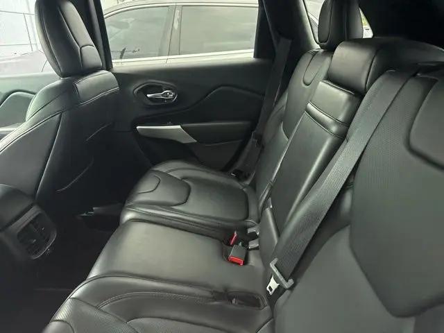 2017 Jeep Cherokee Overland 4x4