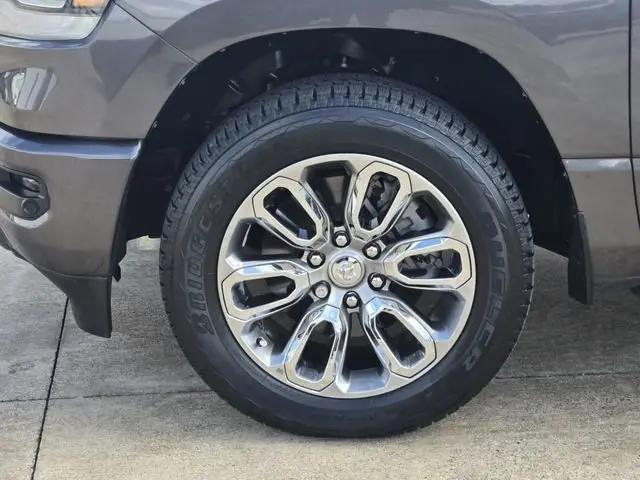 2024 Ram 1500 Laramie Crew Cab 4x2 5'7" Box