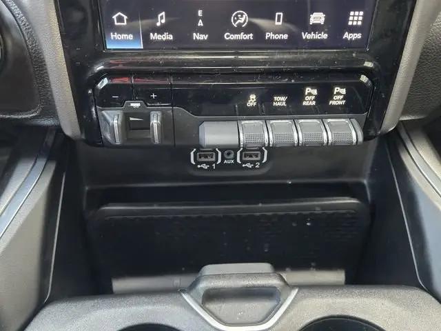 2024 Ram 1500 Laramie Crew Cab 4x2 5'7" Box
