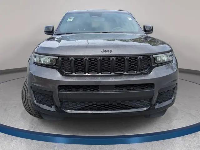 2023 Jeep Grand Cherokee L Altitude 4x2