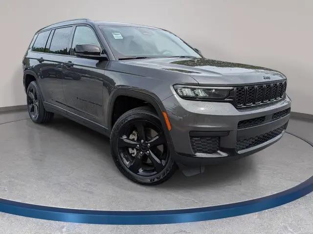 2023 Jeep Grand Cherokee L Altitude 4x2