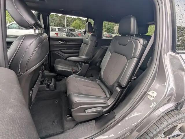 2023 Jeep Grand Cherokee L Altitude 4x2