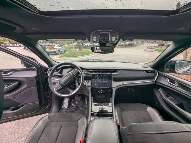 2023 Jeep Grand Cherokee L Altitude 4x2