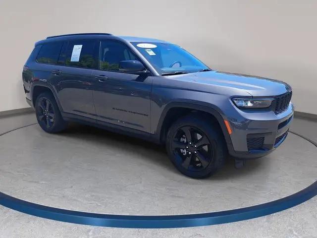 2023 Jeep Grand Cherokee L Altitude 4x2