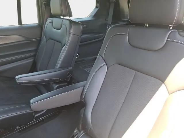 2023 Jeep Grand Cherokee L Altitude 4x2
