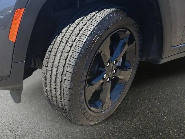 2023 Jeep Grand Cherokee L Altitude 4x2