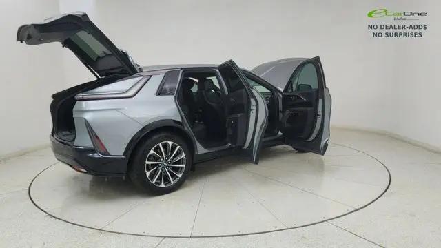 2024 Cadillac iQ Sport w/1SJ