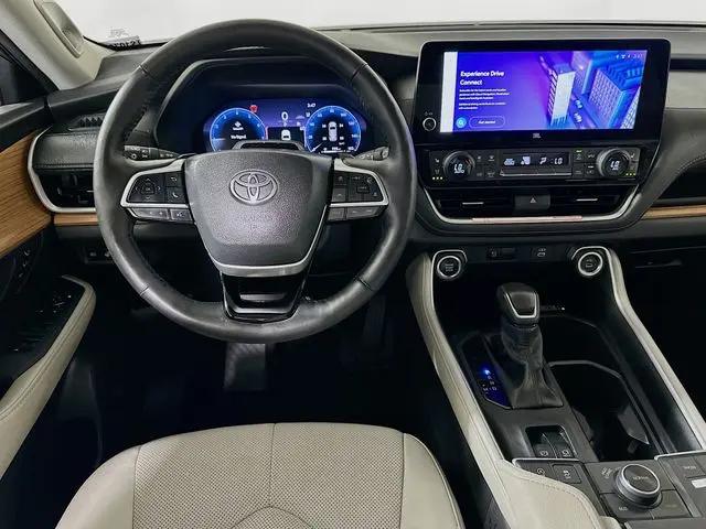2026 Toyota Grand Highlander LE
