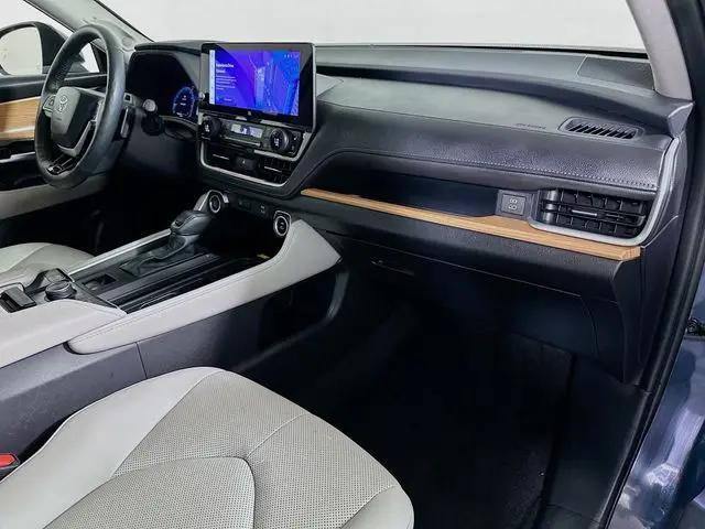 2026 Toyota Grand Highlander LE