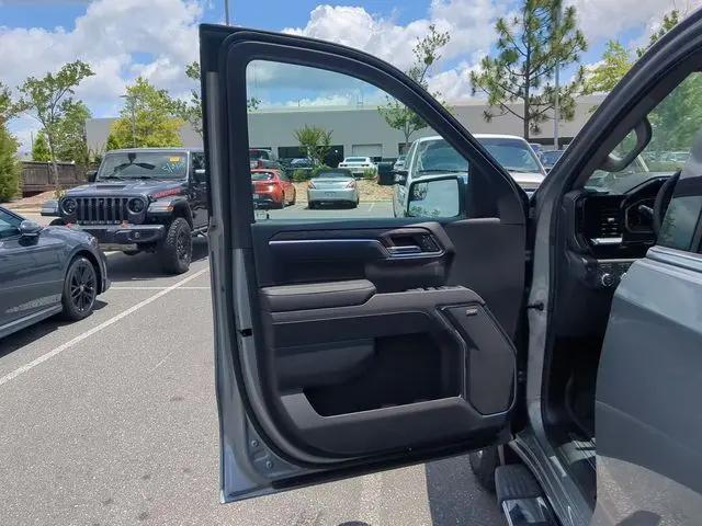 2026 GMC Sierra 1500 Crew Cab, Short Bed, SLT, 4WD