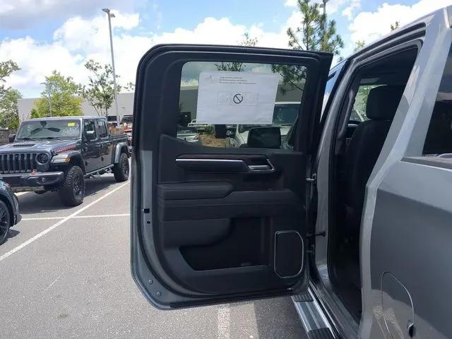 2026 GMC Sierra 1500 Crew Cab, Short Bed, SLT, 4WD