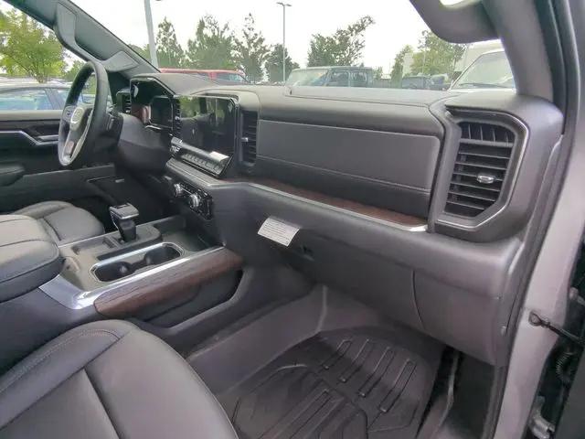2026 GMC Sierra 1500 Crew Cab, Short Bed, SLT, 4WD