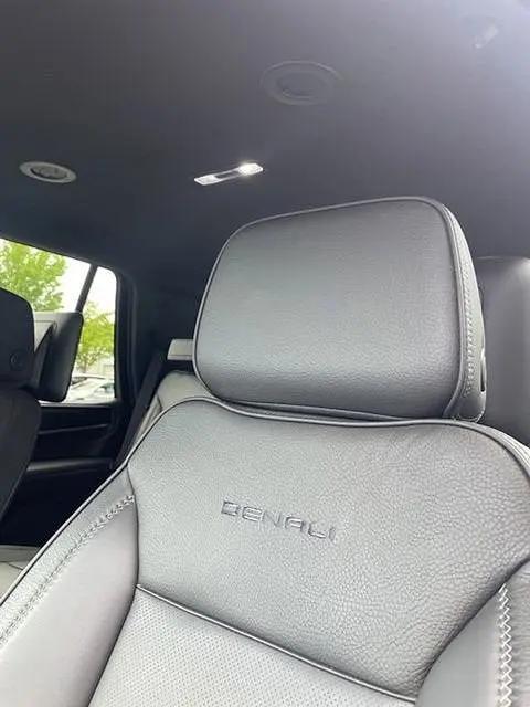 2024 GMC Yukon 4WD Denali