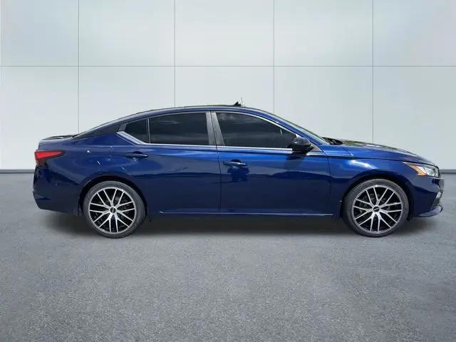 2021 Nissan Altima SR FWD