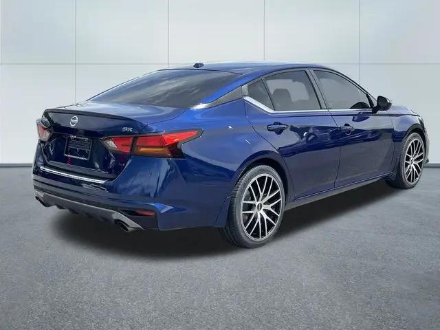 2021 Nissan Altima SR FWD