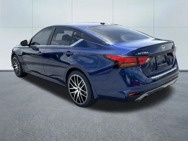 2021 Nissan Altima SR FWD