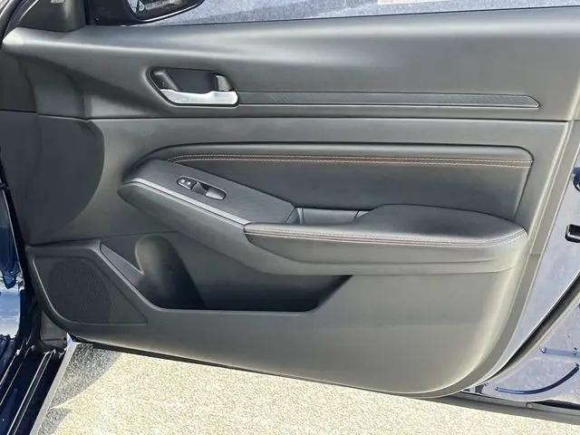 2021 Nissan Altima SR FWD